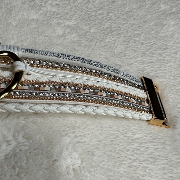 Women's Leather Wrap Bracelets Gold Heart Stackable Boho Vegan Magnetic White - Picture 12 of 12